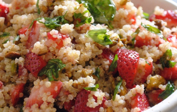strawberry basil quinoa salad